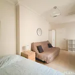 Room 3-Bedroom Apartment In The Heart Of Paris Cultural